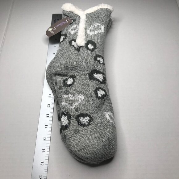 Secret Treasures Women's No Slip Slipper Sock Gray Size 4-10 New - Picture 5 of 5
